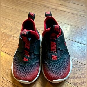 Nike Flex Runner Shoes gently used size 6 toddler